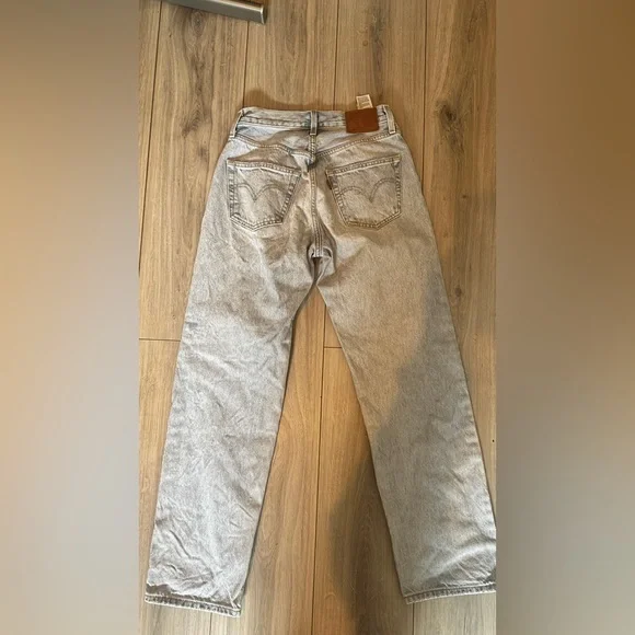 Levi's Light Blue Straight Leg 501 Jeans - Picture 5 of 7